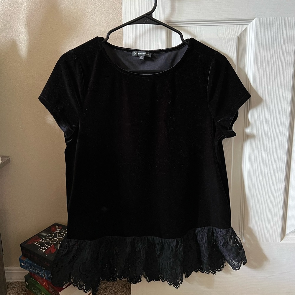 ✨ Whimsigoth Velvet and Lace Top ✨